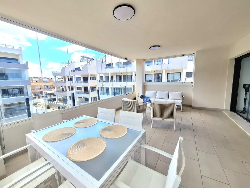 Apartment in Urbanizacion los Balcones - Image 2