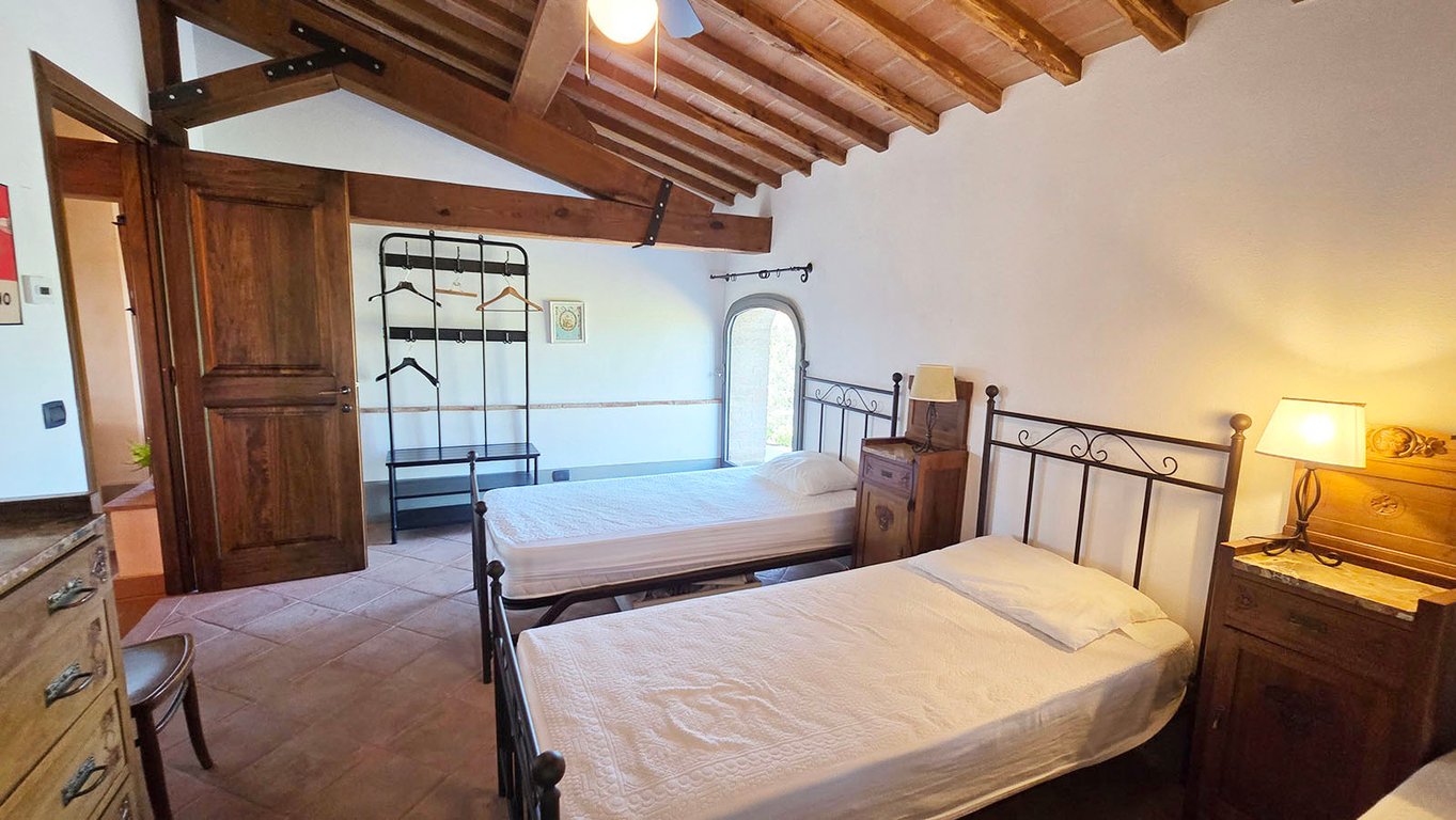 House in San Cipriano - Image 3