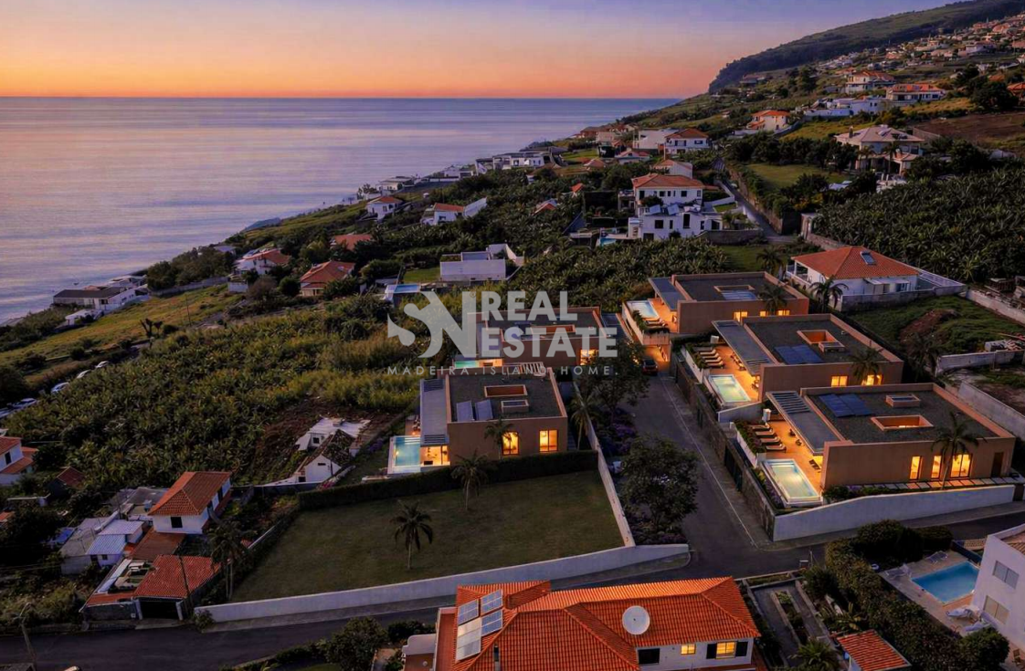 Villa in Estreito da Calheta - Image 3