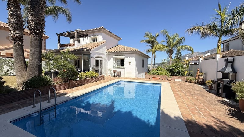 Villa in Coin - view 1
