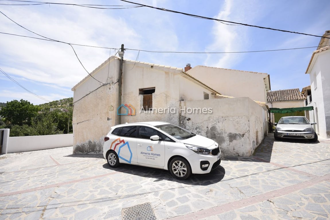 House in Oria - Image 2