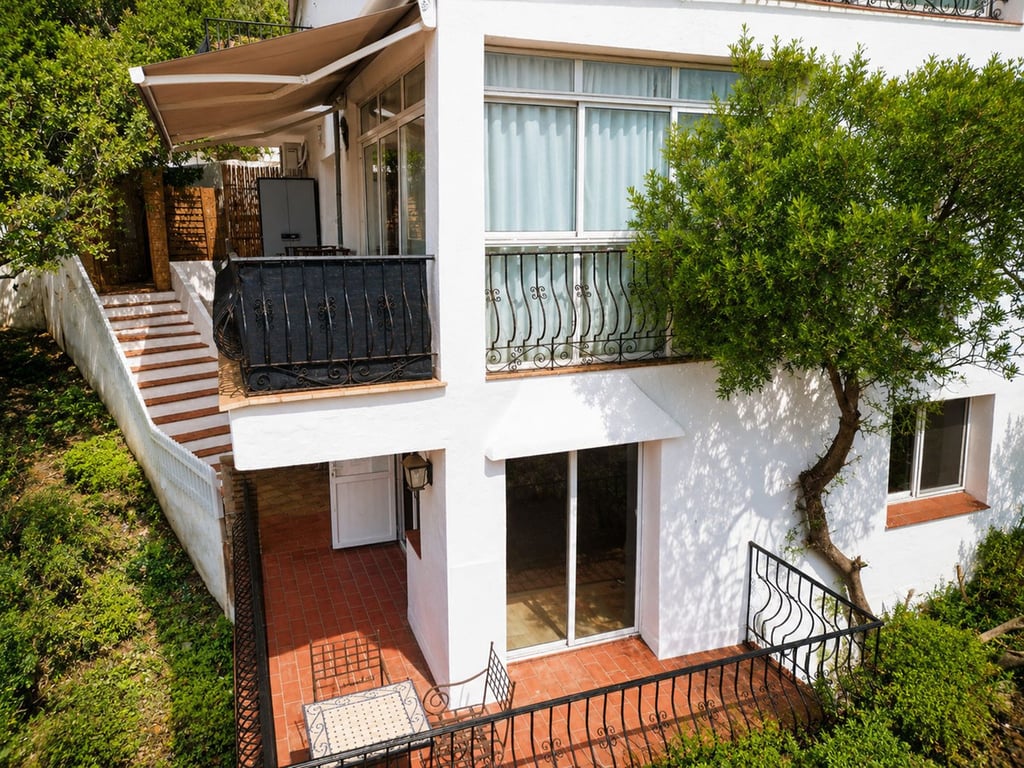 Apartment in Istan - Image 3