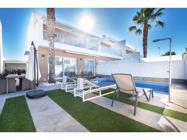 Villa in San Pedro del Pinatar - view 1