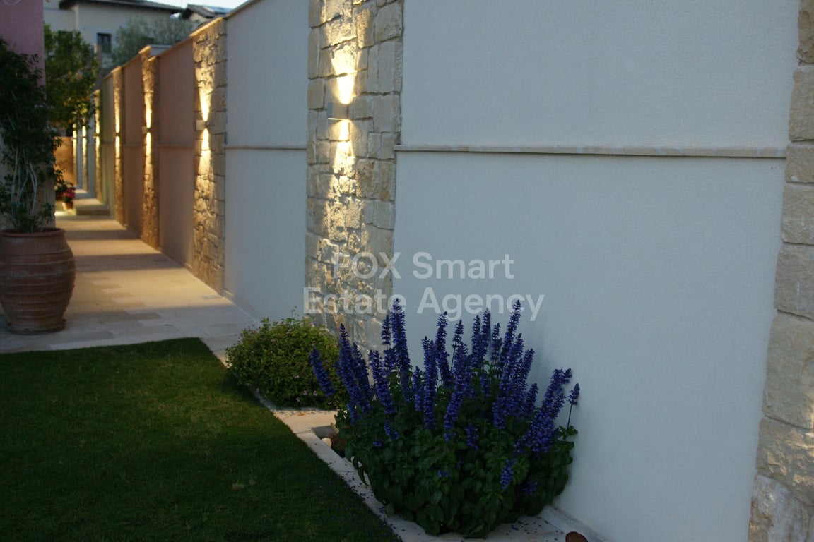 House in Kouklia - Image 2
