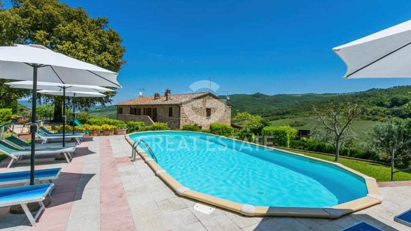 House in Volterra - view 1