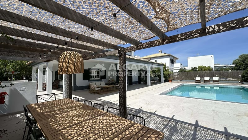 Villa in Almancil - view 1