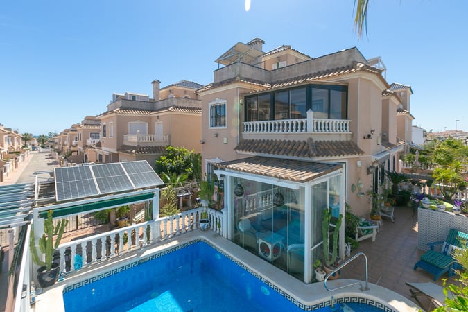 House in La Zenia - view 1