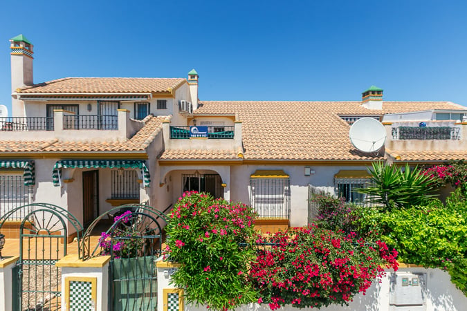 House in La Zenia - view 1