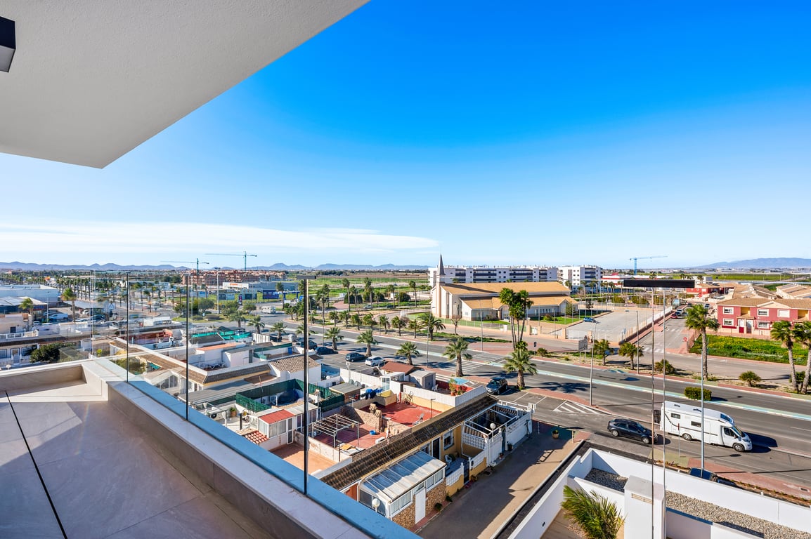 Apartment in Los Alcazares - Image 2