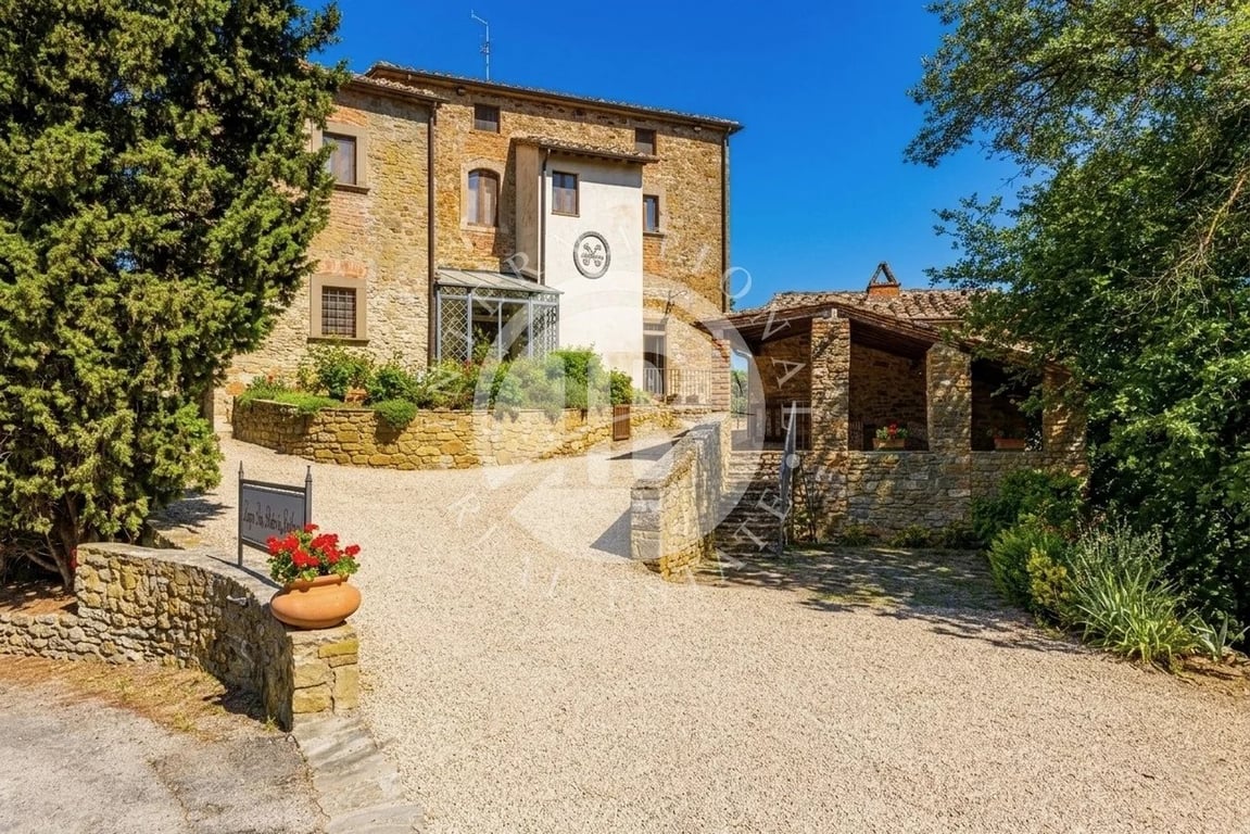 House in Castiglion Fiorentino - Image 3