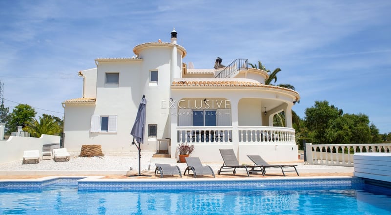 Villa in Porches - view 1