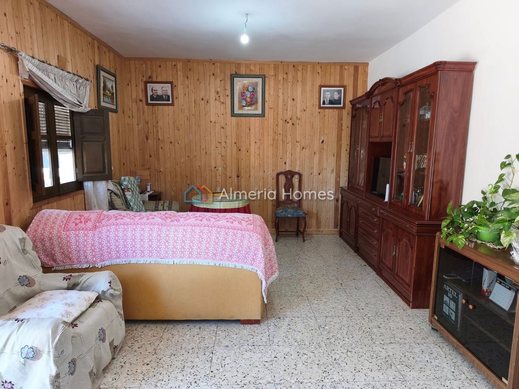 House in Seron - Image 3