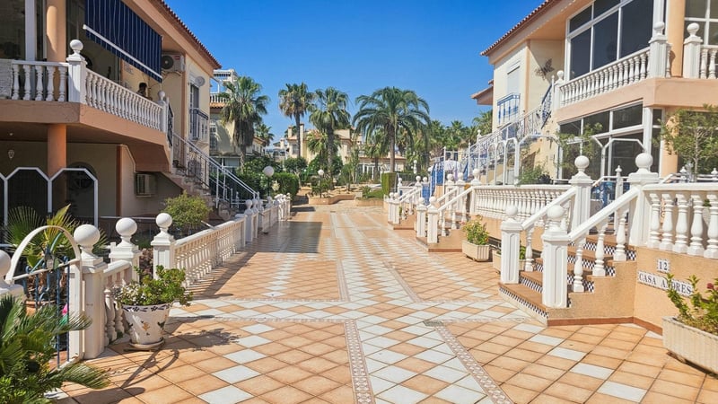 House in Urbanizacion los Balcones - view 1