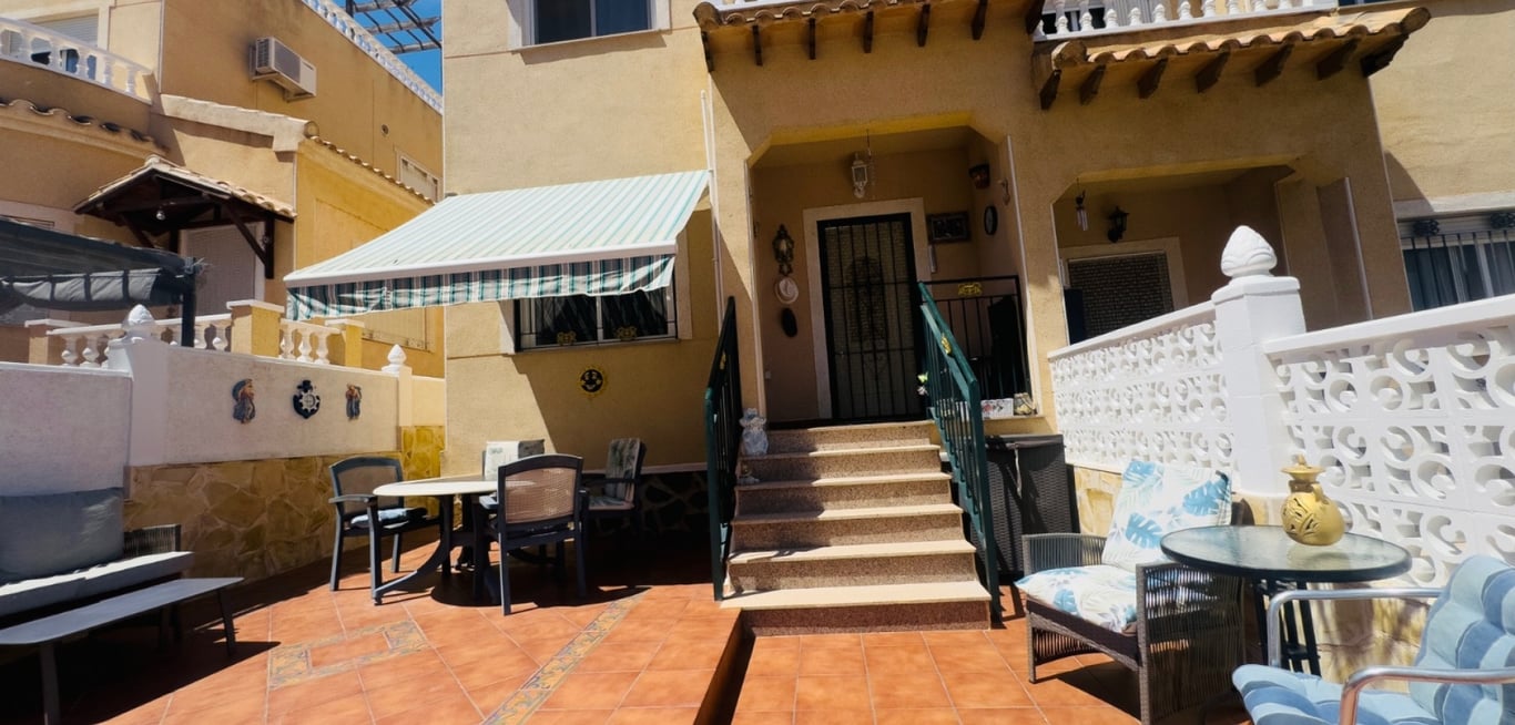 House in Villamartin - Image 2