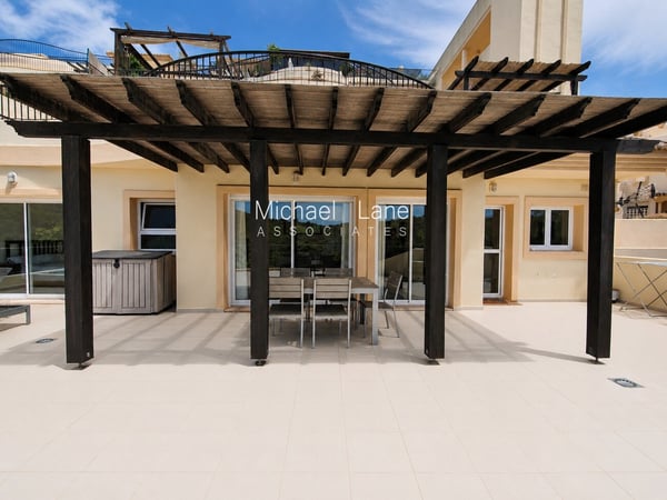 Apartment in San Roque Club - view 1