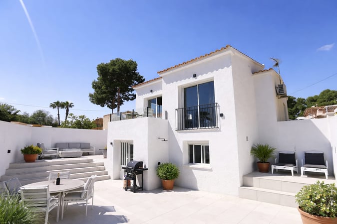 Villa in La Nucia - view 1