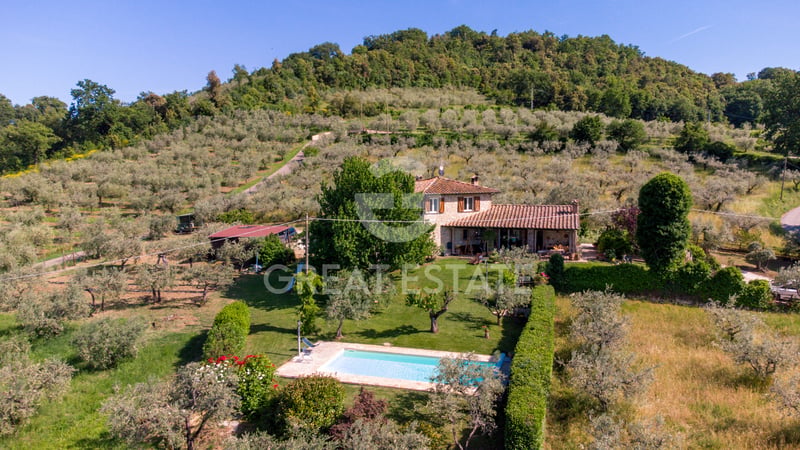 House in Collazzone - view 1