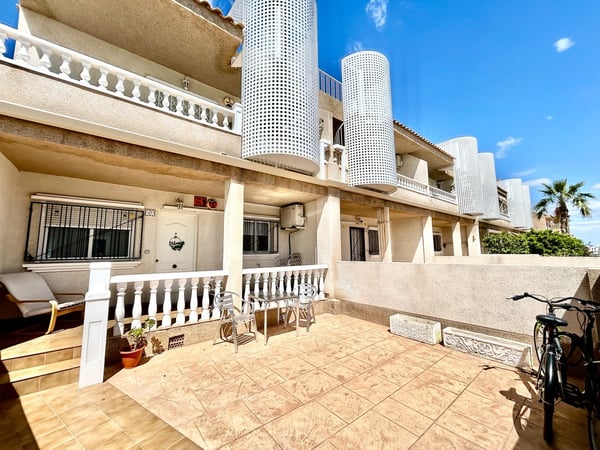 Apartment in Villamartin - view 1