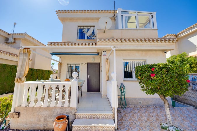 Villa in Playa Flamenca - view 1