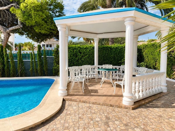 Villa in La Zenia - view 1