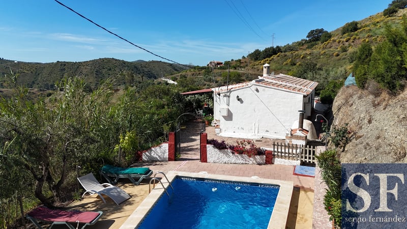 Villa in Sedella - view 1