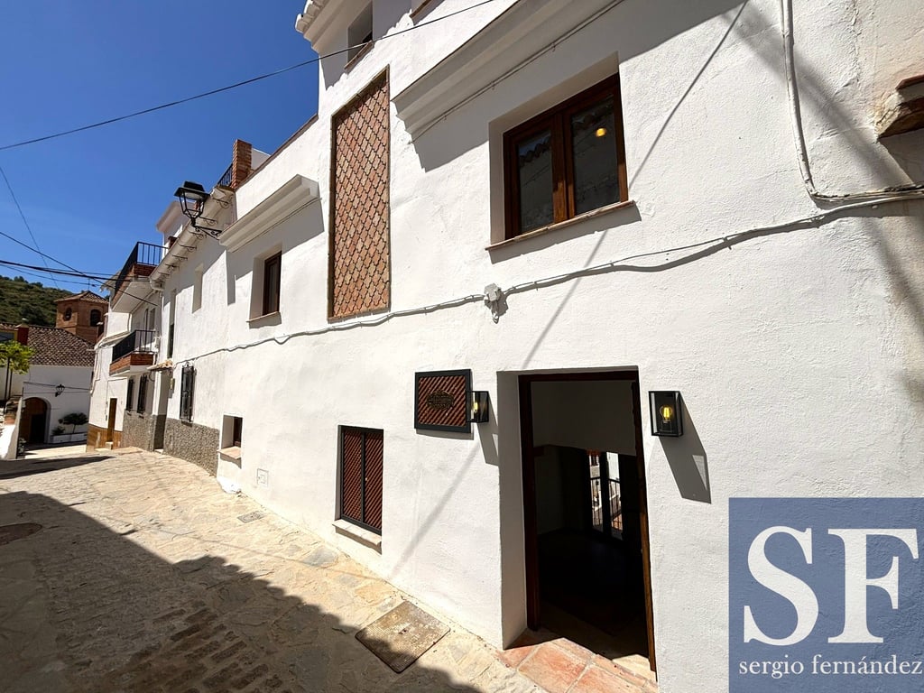 House in Salares