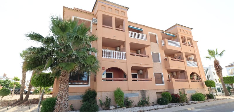 Apartment in Villamartin - view 1