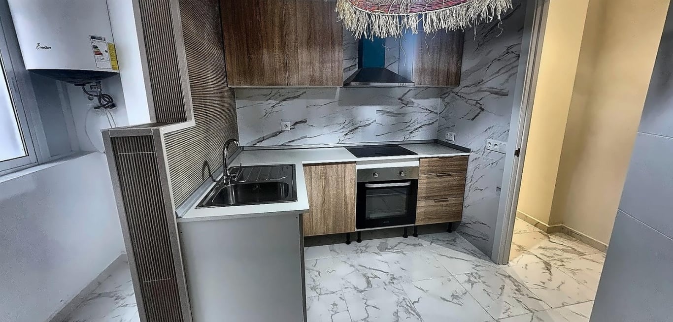 Apartment in Torrevieja - Image 2
