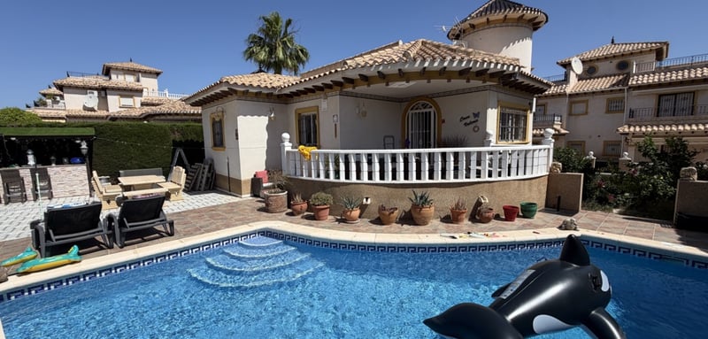 House in Villamartin - view 1