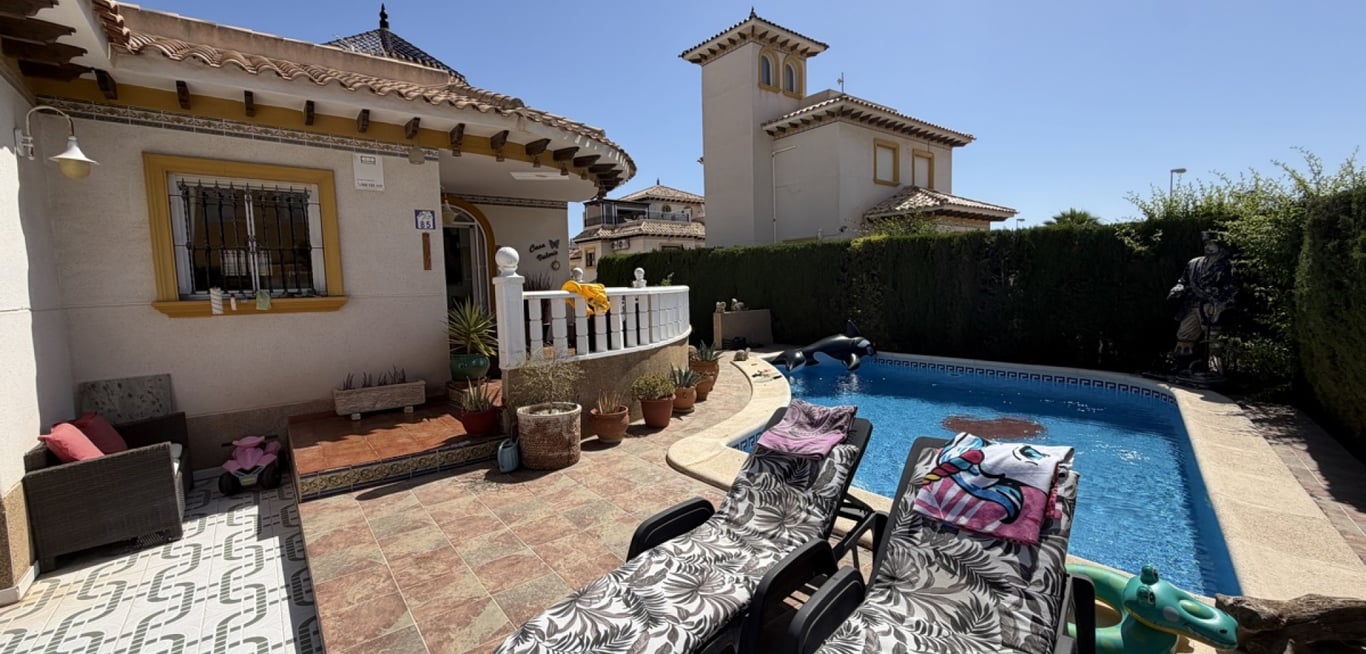 House in Villamartin - Image 3