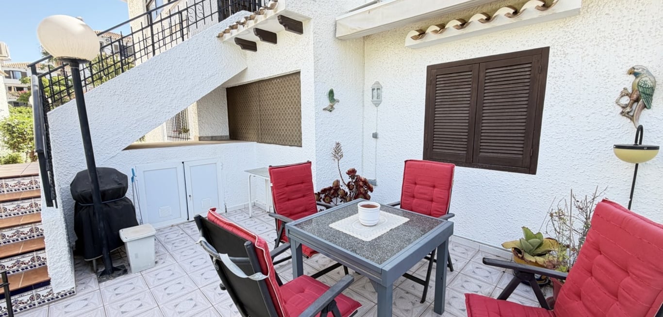 Apartment in Cabo Roig - Image 2