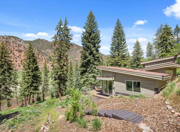 House in Wingo - view 1