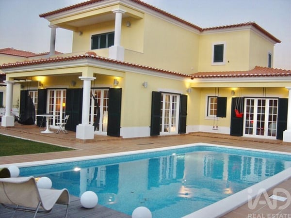House in Amoreira - view 1