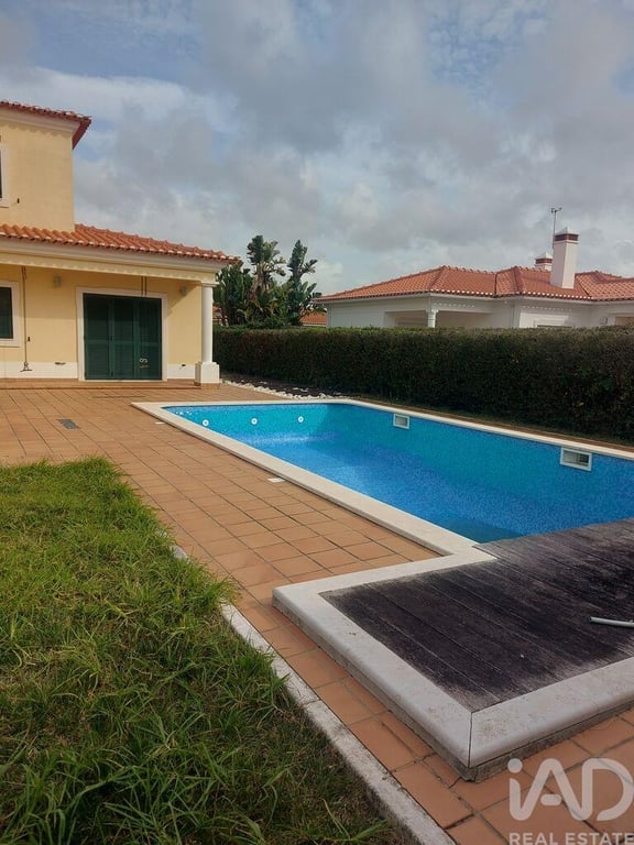House in Amoreira - Image 2