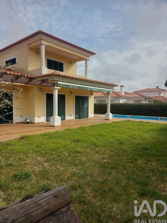 House in Amoreira - Image 3
