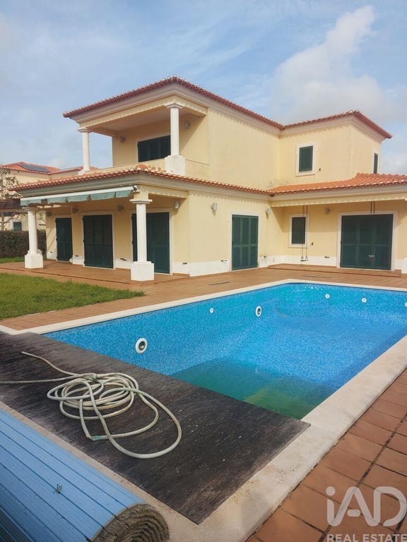 House in Amoreira