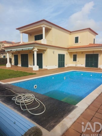 House in Amoreira - view 1