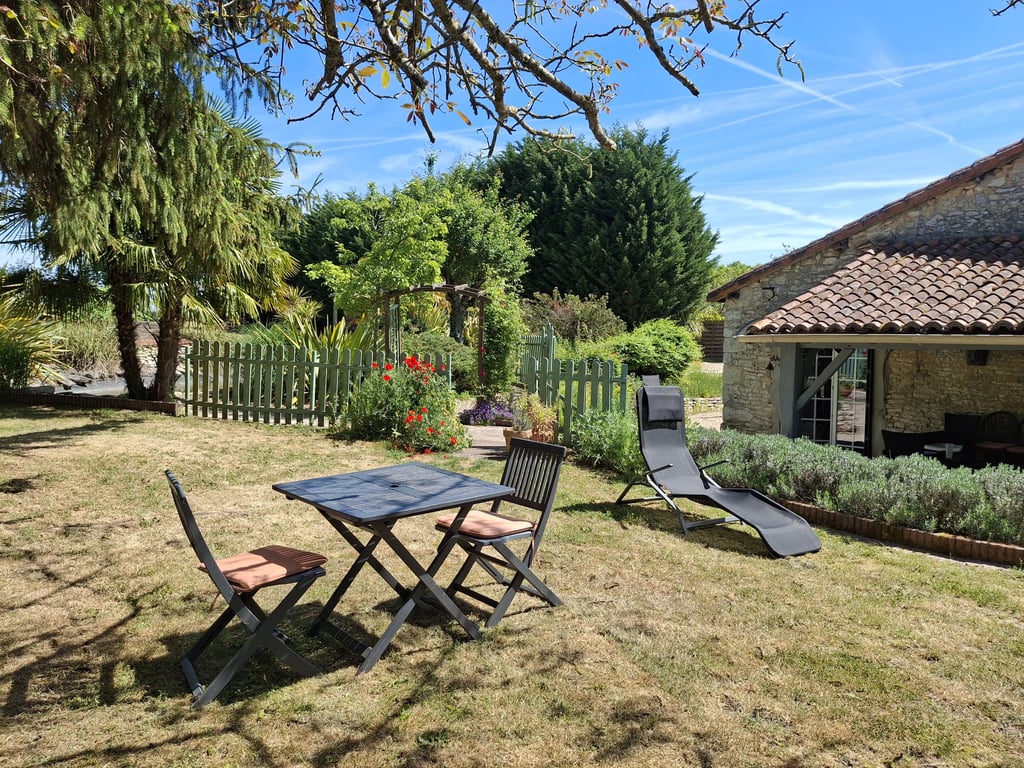 House in Saint-Martin-l'Ars - Image 2