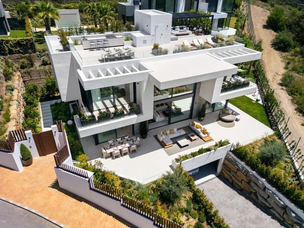 Villa in Marbella - view 1