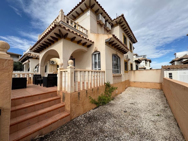House in Cabo Roig - view 1