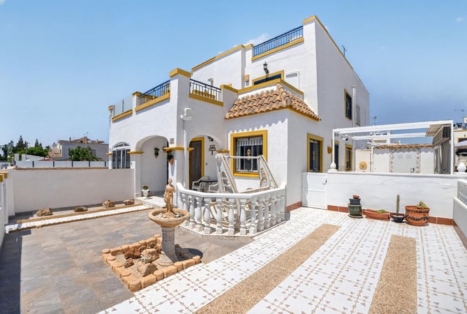 Apartment in El Chaparral - view 1