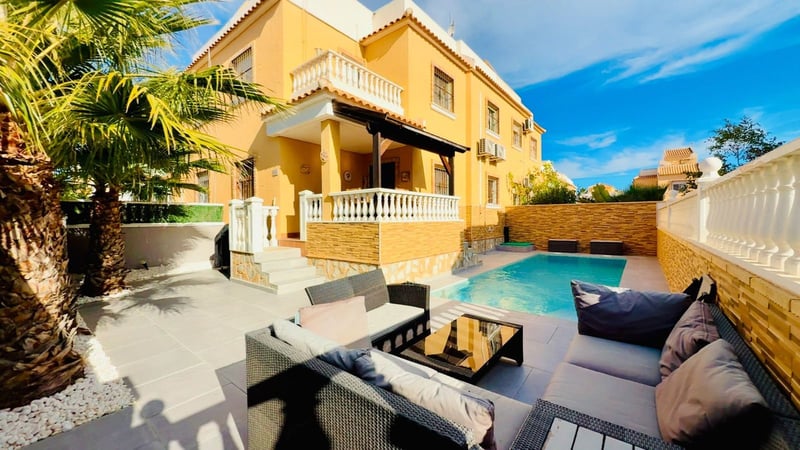 Villa in Dona Pepa - view 1