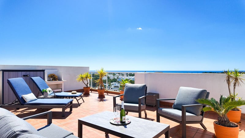 Apartment in Villamartin - view 1
