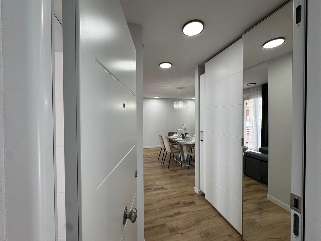 Apartment in Torrevieja - Image 2