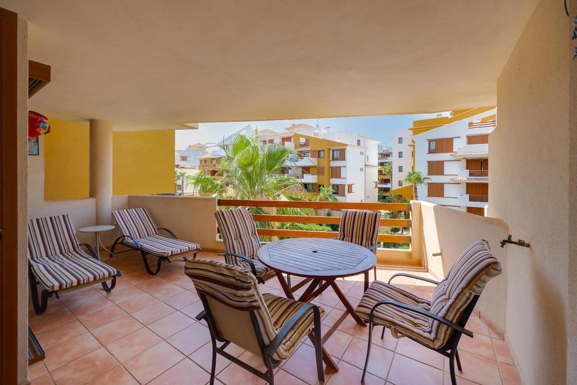 Apartment in Torrevieja - Image 2