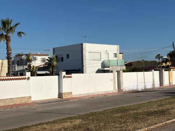 Villa in Torrevieja - view 1