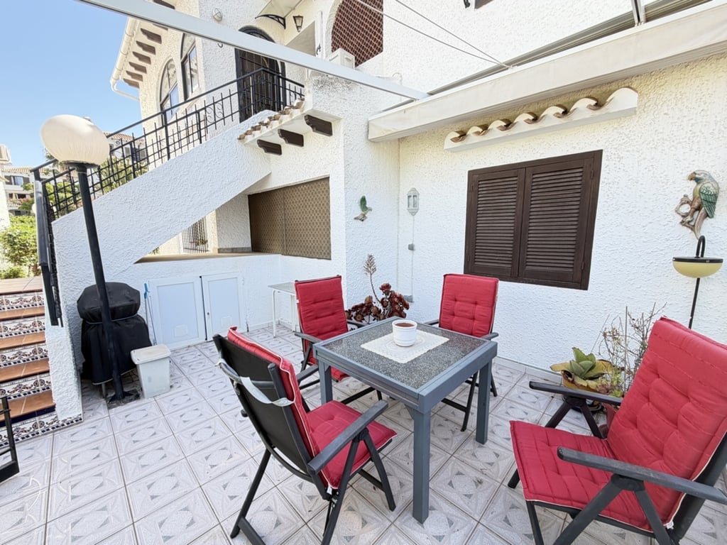 Apartment in Cabo Roig - Image 2