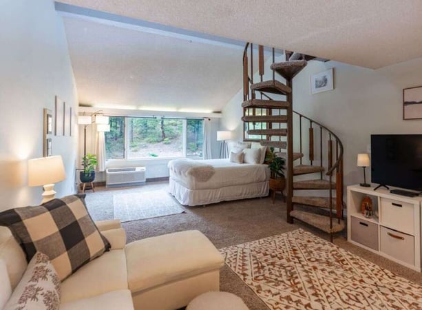 House in La Plata County - view 1