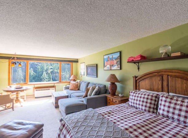 House in La Plata County - view 1