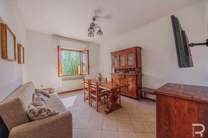 Apartment in Vinci - view 1